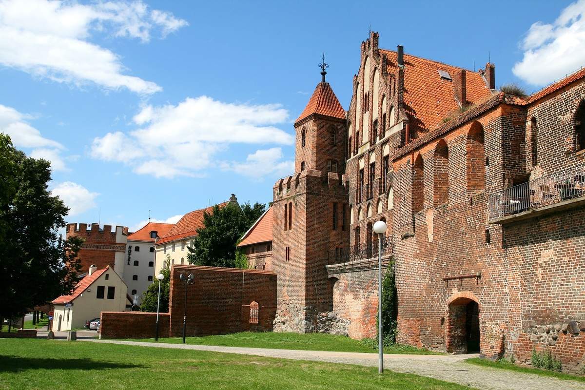 torun-g2ba8a5a46_1280.jpg