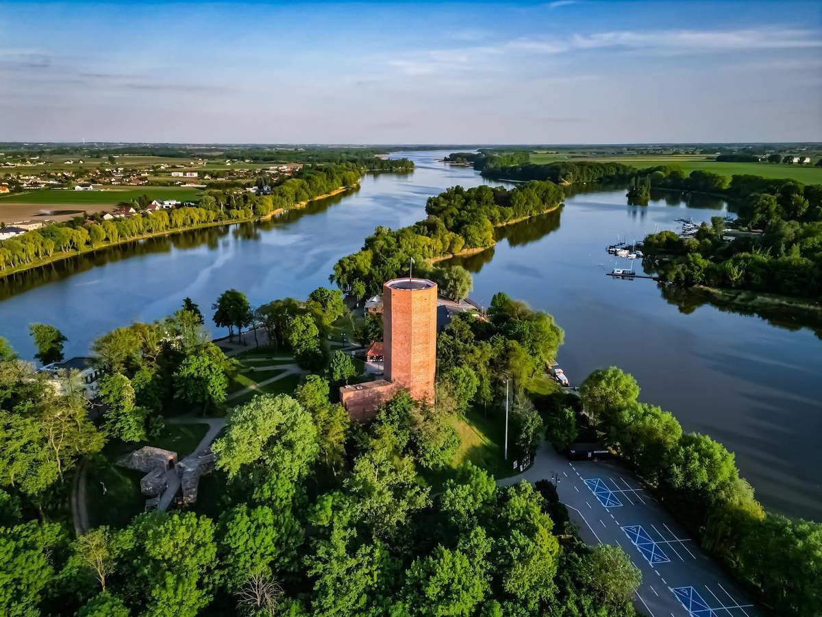  kruszwica misia wieża.jpg